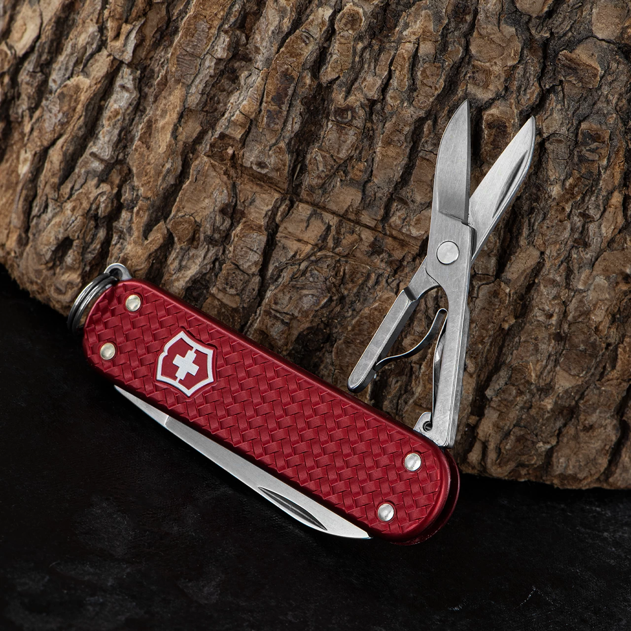 Victorinox Classic Precious Alox 9 Victorinox Classic Precious Alox - Image 7