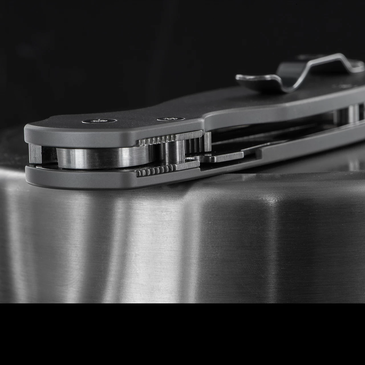 Titech Para Military 2 Plain Titanium Scales 5 Titech Para Military 2 Plain Titanium Scales - Image 3