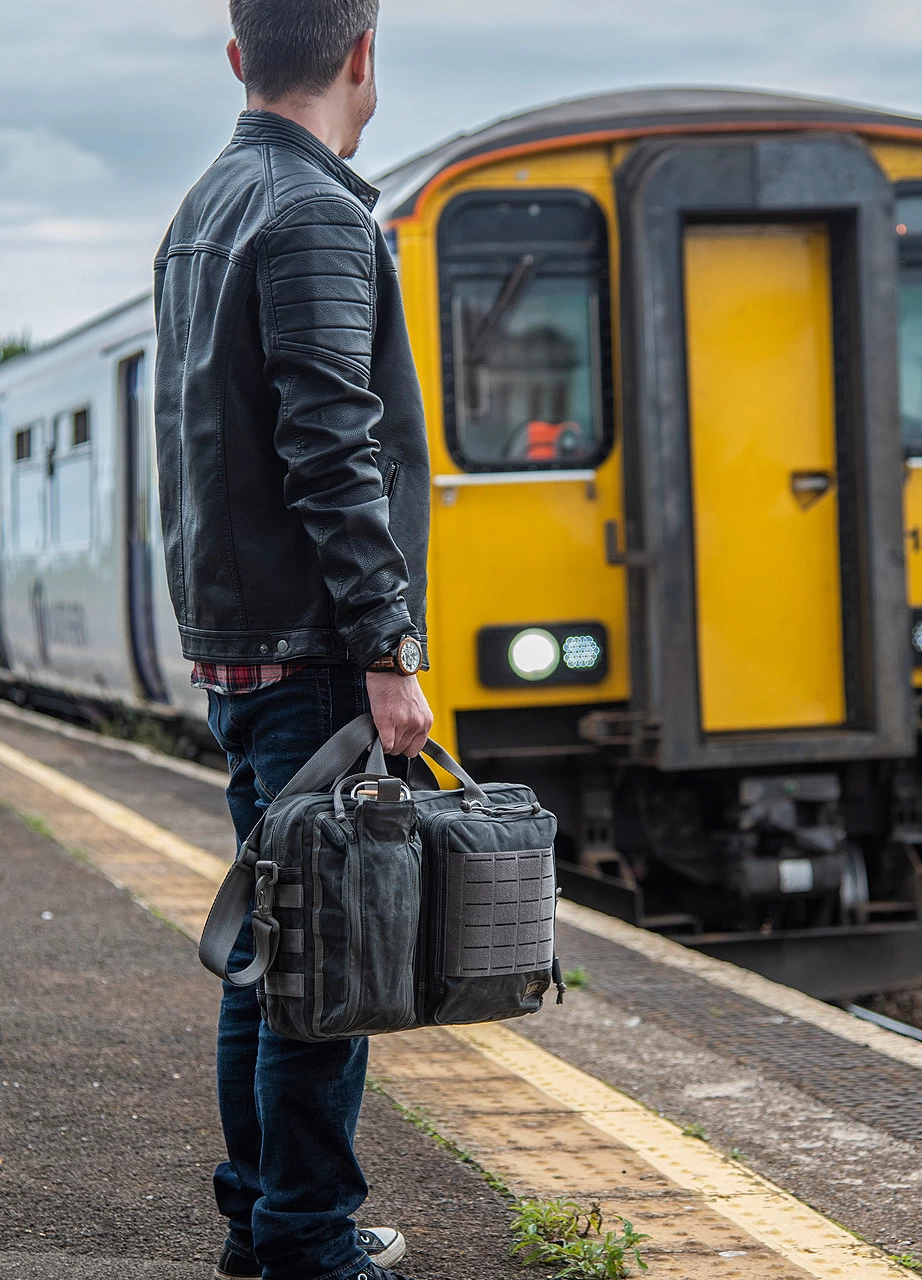 Magforce Recruit Briefcase Waxed Canvas 6 Magforce Recruit Briefcase Waxed Canvas - Image 4