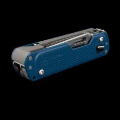 Leatherman FREE T4 -Outdoor Survival Gear WIT LTT4NAdet2 39644.1649424043