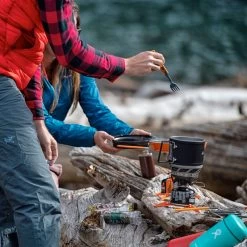 JetBoil MiniMo Carbon 9 JetBoil MiniMo Carbon -Outdoor Survival Gear bmc mnmcbdet4 60379.1587422715