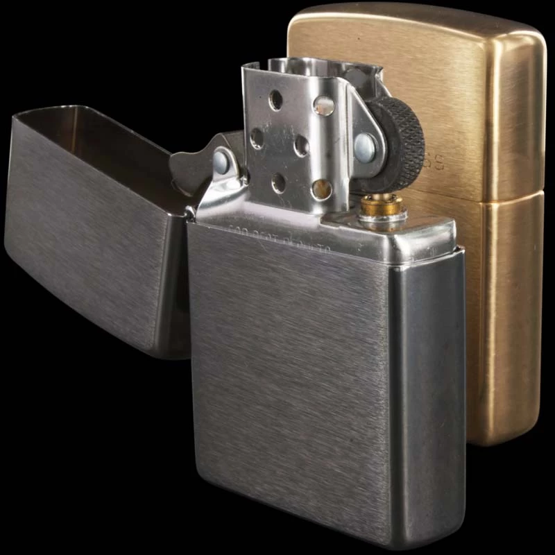 Zippo Classic Brushed Finish 4 Zippo Classic Brushed Finish - Image 2